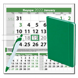 с химикалка и бележник