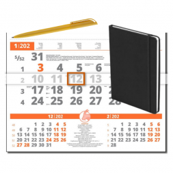 с химикалка и бележник